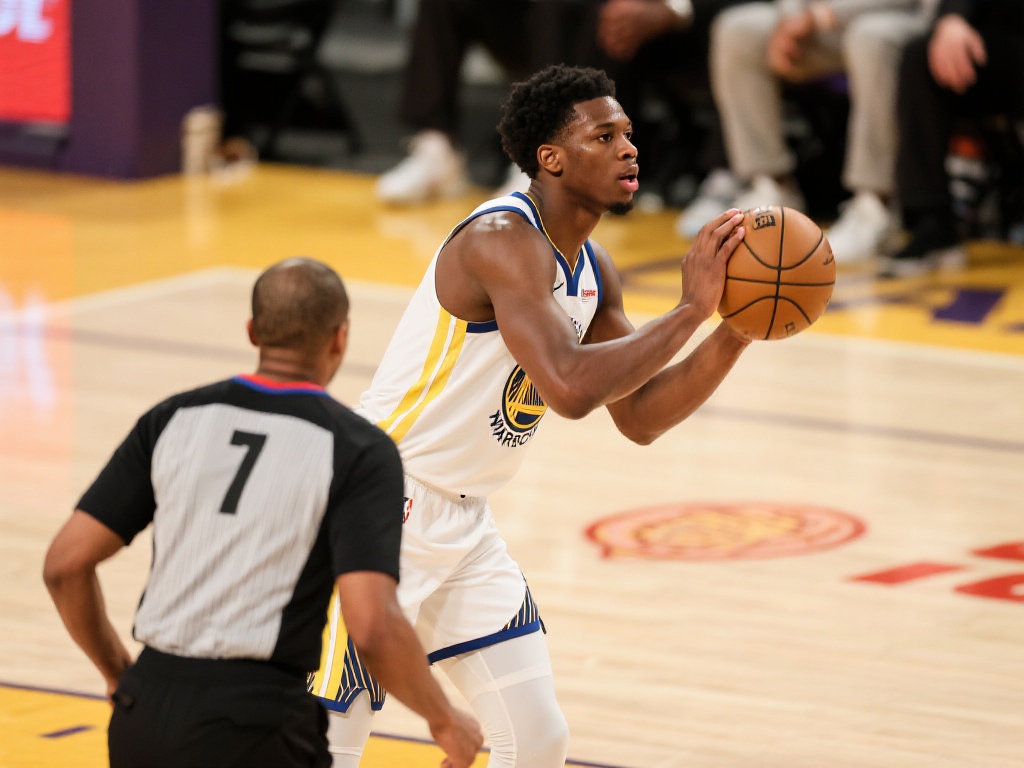 2024五超联赛第19轮综述：青岛逆袭保级战，深圳杭州并驾齐驱